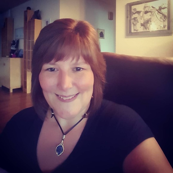 Meet your Posher, Jennifer - Picture 4 of 6